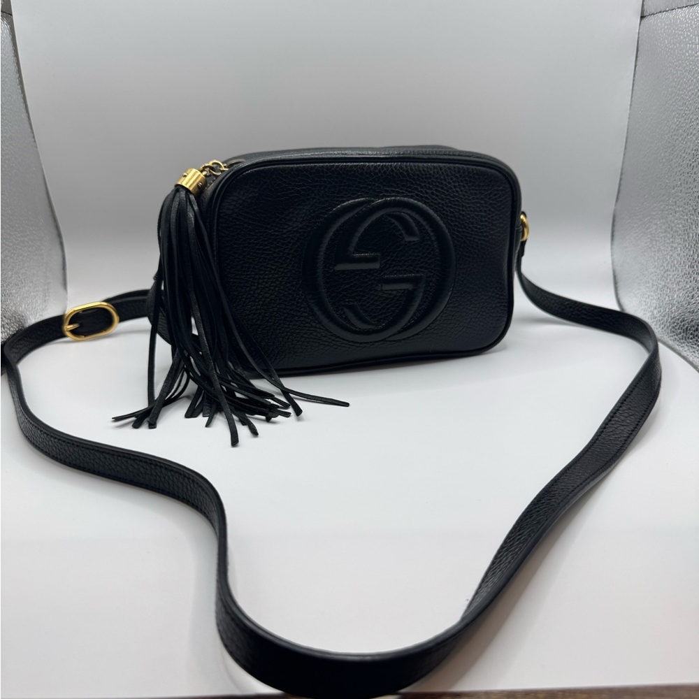 Gucci Interlocking G Soho Mini Crossbody Bag in Black